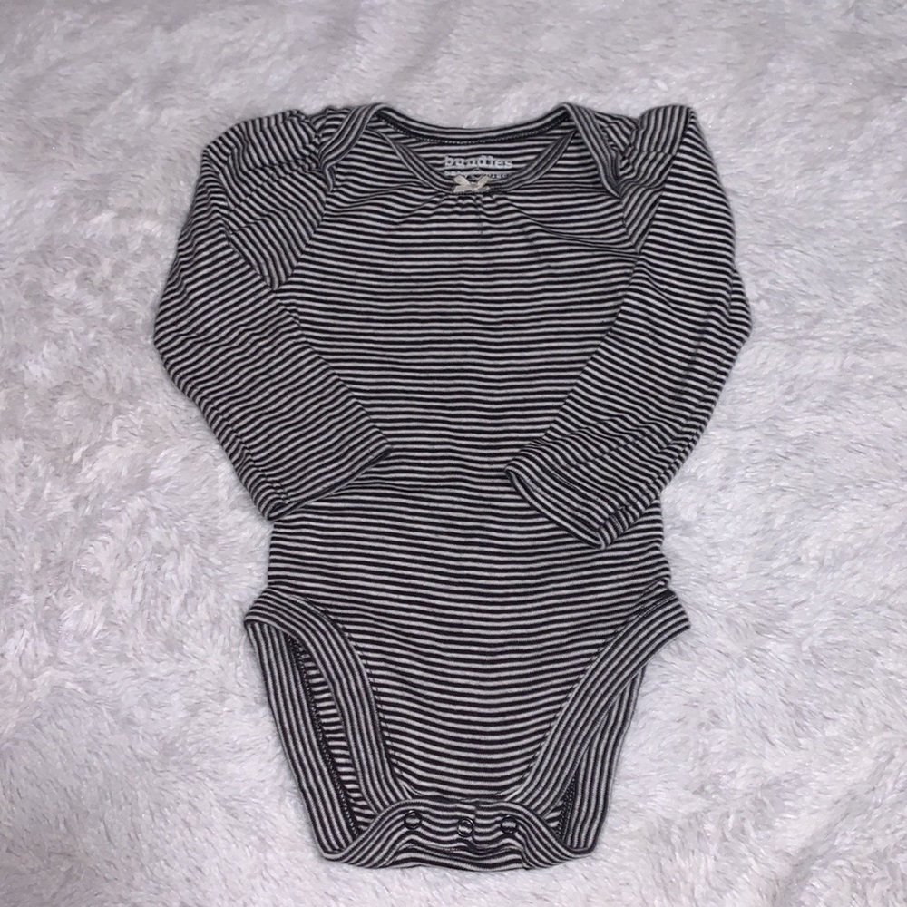 (3 for $10) bundles stripped bodysuit 6-9 months